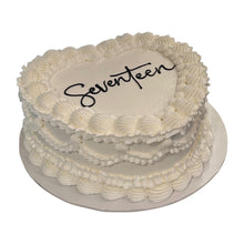 गैलरी व्यूवर में इमेज लोड करें, हार्ट विंटेज केक