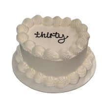 गैलरी व्यूवर में इमेज लोड करें, हार्ट विंटेज केक