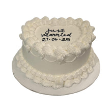 गैलरी व्यूवर में इमेज लोड करें, हार्ट विंटेज केक