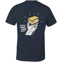 गैलरी व्यूवर में इमेज लोड करें, Vanilla Slice Slice Baby! Men&#39;s Classic Tee
