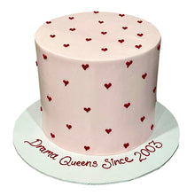 गैलरी व्यूवर में इमेज लोड करें, Hearts Themed Cake

