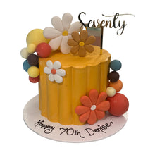 Load image into Gallery viewer, Fluted Look with Daisy Cake

