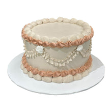 Load image into Gallery viewer, Vintage Round Style Cake
