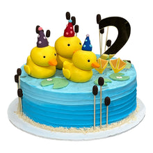 गैलरी व्यूवर में इमेज लोड करें, Rubber Duck Themed Cake
