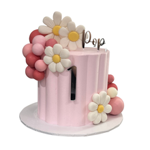 Load image into Gallery viewer, Fluted Look with Daisy Cake
