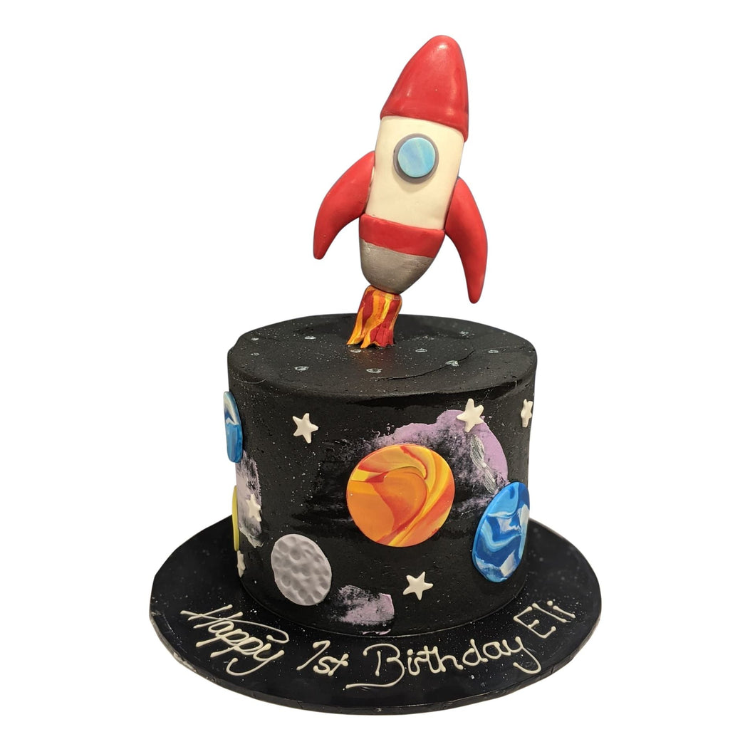 अंतरिक्ष थीम वाला लंबा केक